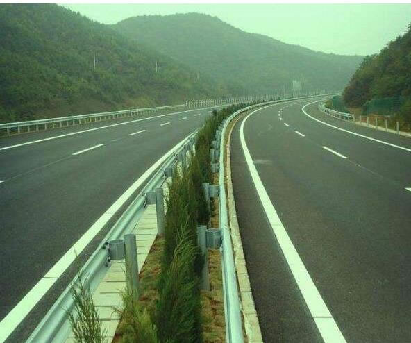 波（bō）形护栏